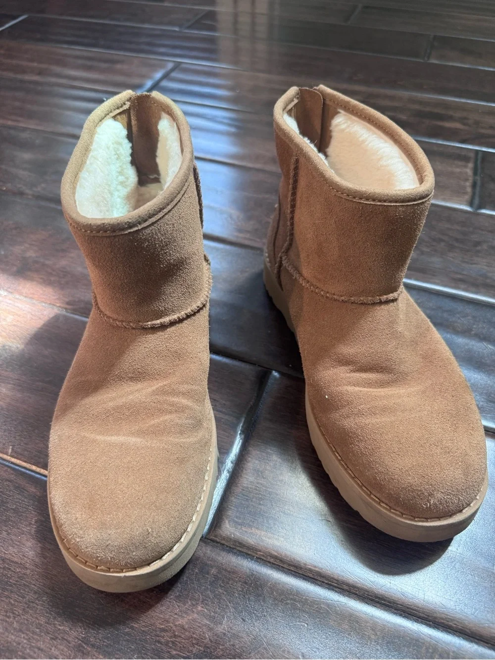 UGG Classic Short Shearling Lined Suede Boot - Chestnut